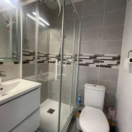 Apartment Renove Avec Loggia, Parking Prive Et Proche - Quartier Calme - Fr-1-328-267